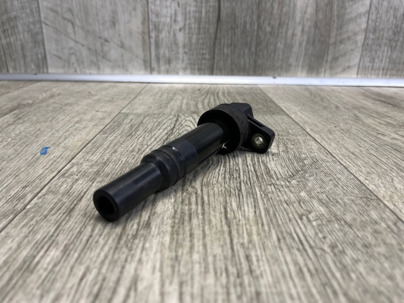 Запчасть катушка зажигания HYUNDAI ELANTRA MD 10-15 2012 1.8 G4NB 27300-2E000 Б/У Катушка зажигания HYUNDAI ELANTRA MD 10-15 2012 1.8 G4NB 27300-2E000 Б/У