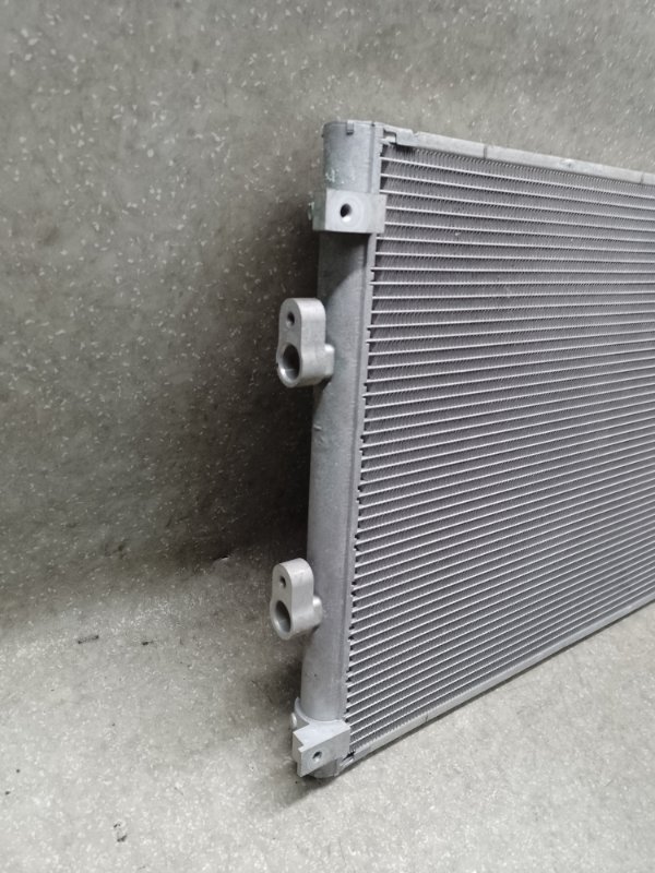 Радиатор кондиционера LEAF 10-17 EM61 Радиатор кондиционера LEAF 10-17 EM61