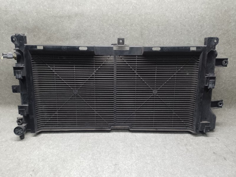 Запчасть радиатор основной NISSAN LEAF 10-17 EM61 214103NF0A Б/У Радиатор основной NISSAN LEAF 10-17 EM61 214103NF0A Б/У