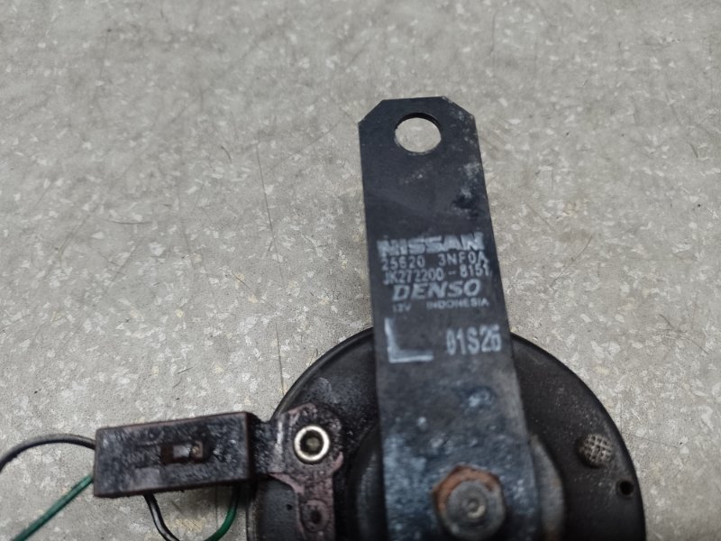 Сигнал левый NISSAN LEAF 10-17 EM61 Сигнал левый NISSAN LEAF 10-17 EM61