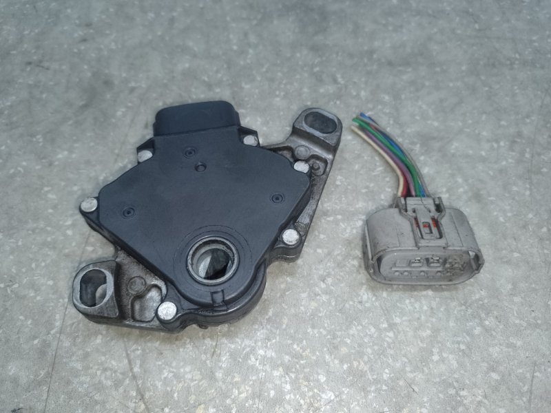 Датчик положения селектора АКПП RAV4 05-12 2007 3.5 2GR-FE