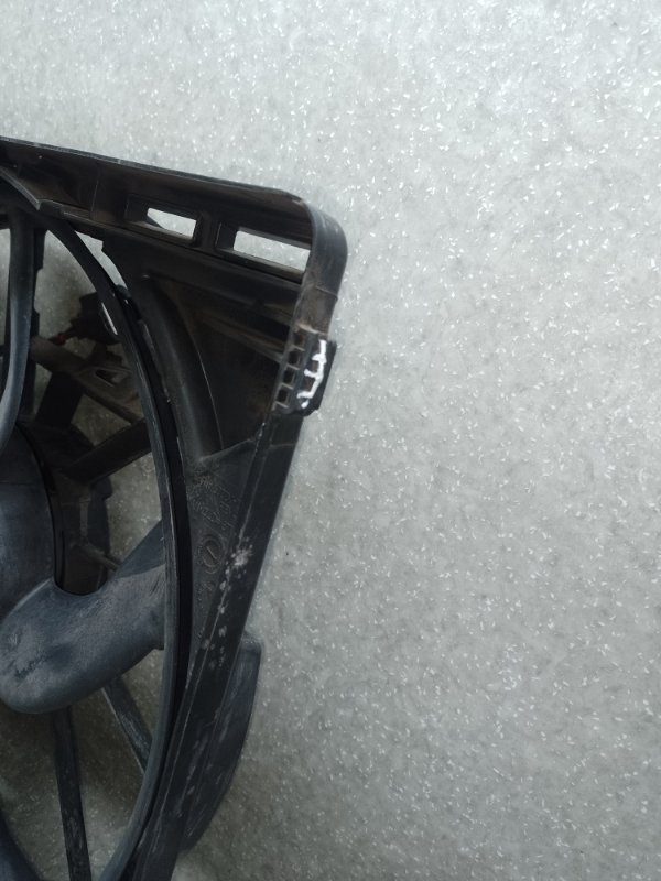 Диффузор вентилятора основного радиатора ESCAPE 12-19 2.0 HDTX Диффузор вентилятора основного радиатора ESCAPE 12-19 2.0 HDTX