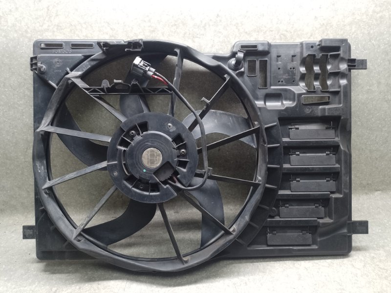 Диффузор вентилятора основного радиатора FORD ESCAPE 12-19 2.0 HDTX Диффузор вентилятора основного радиатора FORD ESCAPE 12-19 2.0 HDTX