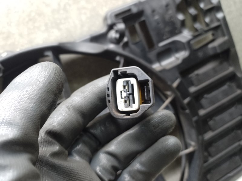 Диффузор вентилятора основного радиатора ESCAPE 12-19 2.0 HDTX Диффузор вентилятора основного радиатора ESCAPE 12-19 2.0 HDTX