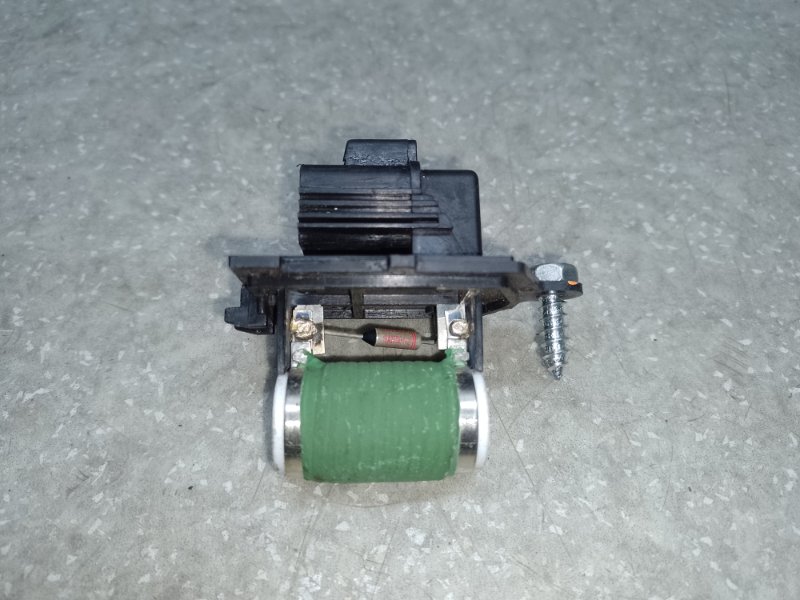 Запчасть резистор вентилятора радиатора CHRYSLER TOWN & COUNTRY (RT) 2015 3.6 V6 ERB 68054677AA Б/У Резистор вентилятора радиатора CHRYSLER TOWN & COUNTRY (RT) 2015 3.6 V6 ERB 68054677AA Б/У