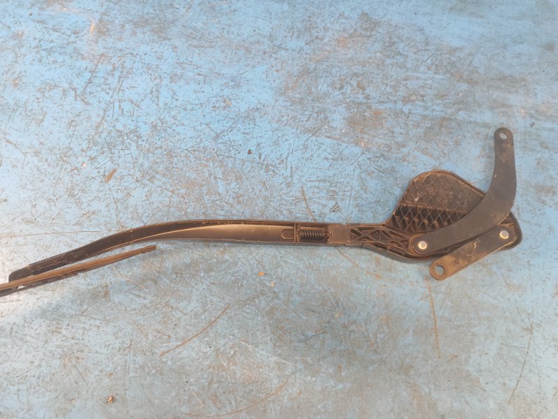 Поводок стеклоочистителя передний правый PRIUS - 30 09-17