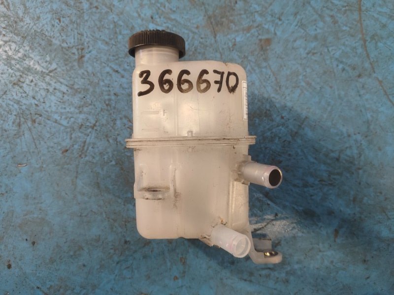 Расширительный бачок инвертора TOYOTA PRIUS - 30 09-17 G92A047010 Б/У