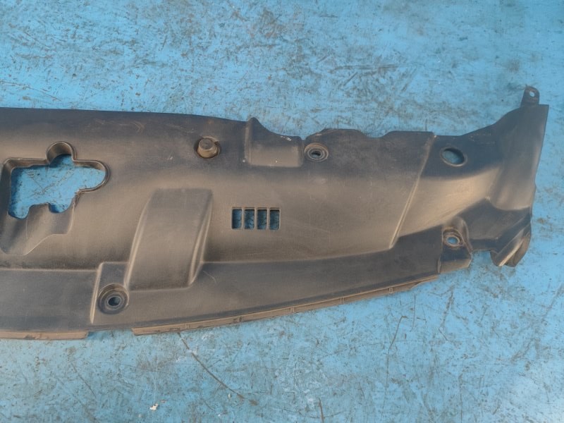 Накладка замка капота CIVIC 4D 06-11