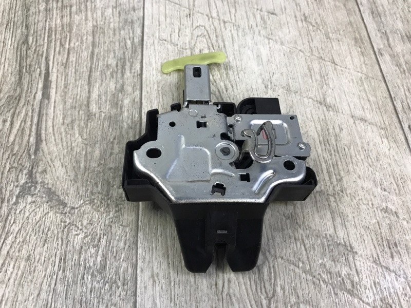 Замок крышки багажника CAMRY 40 06-11 2007 3.5 2GR-FE