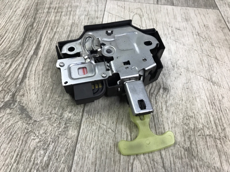 Замок крышки багажника TOYOTA CAMRY 40 06-11 3.5 2GR-FE