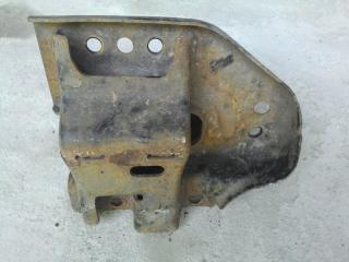 Крепление балки подвески CX-9 06-16