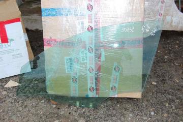 Стекло двери переднее левое 3 BK 03-08