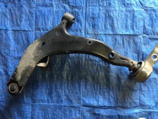 Рычаг передней подвески нижний передний правый MURANO Z50 02-07