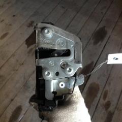 Замок двери задний правый RAV4 05-12