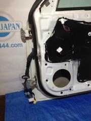 Дверь передняя правая LEGACY 09-15 BM