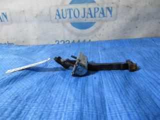 Ограничитель двери передний правый FORD FUSION 14- Седан 2.5