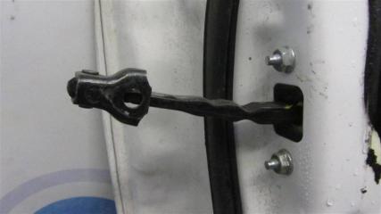 Дверь передняя правая AURIS 06-12