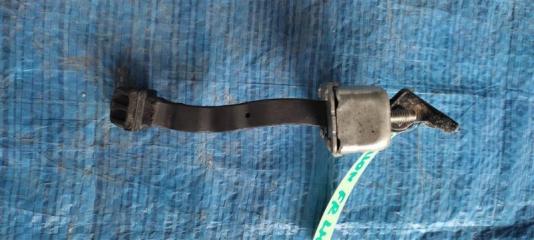 Ограничитель двери передний левый TOYOTA AVALON 05-12 GSX30 3.5 2GR-FE