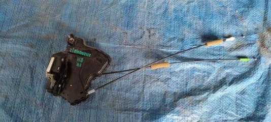 Замок двери передний правый TOYOTA COROLLA 150 06-13