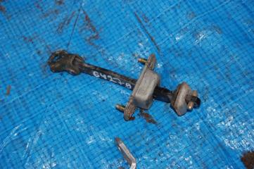 Ограничитель двери задний левый SUBARU FORESTER SF 97-02 Б/У Ограничитель двери задний левый SUBARU FORESTER SF 97-02