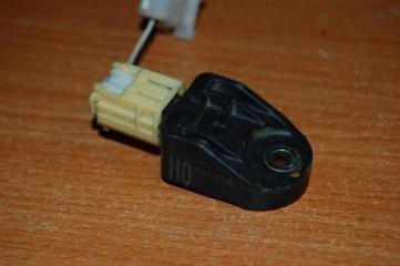 Датчик удара RAV4 05-12