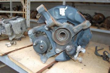 Кулак поворотный передний правый TOYOTA COROLLA 120 00-07 Б/У Кулак поворотный передний правый TOYOTA COROLLA 120 00-07