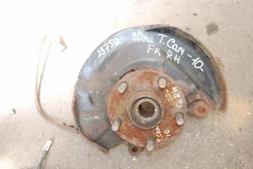 Кулак поворотный передний правый CAMRY 10 92-96