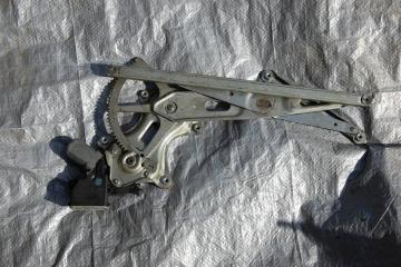 Стеклоподъемник передний левый RAV4 05-12