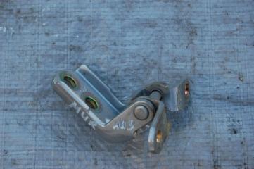 Петля двери нижняя задняя левая MURANO Z50 02-07