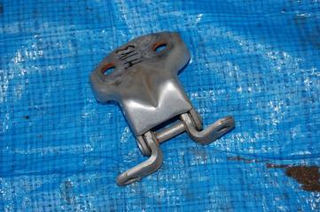 Запчасть петля двери нижняя задняя левая SUBARU FORESTER SF 97-02