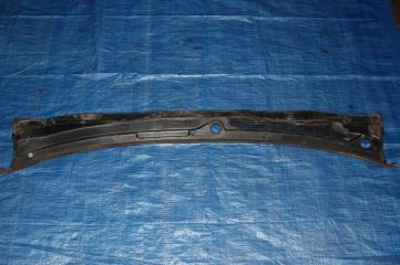 Пластик под лобовое стекло / Жабо MAXIMA A32 94-99