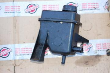 Бачок ГУР CARISMA 95-04