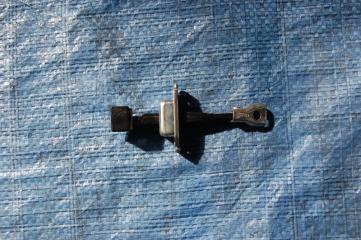 Ограничитель двери передний правый OUTLANDER XL 05-13