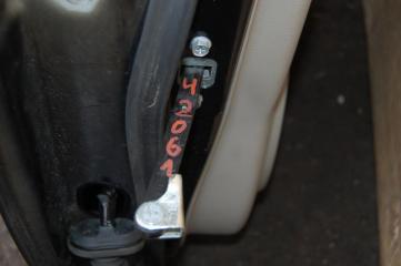 Ограничитель двери передний правый SUZUKI SX4 06-13