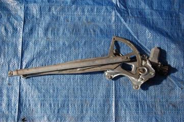 Стеклоподъемник задний правый PRIUS - 20 03-11