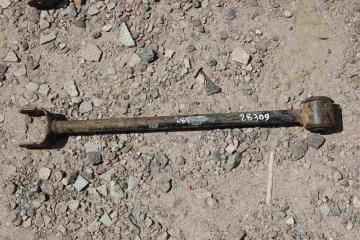 Рычаг задней подвески продольный задний правый TOYOTA COROLLA E90 87-91