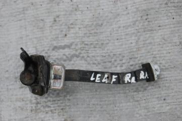 Ограничитель двери задний правый LEAF 10-17