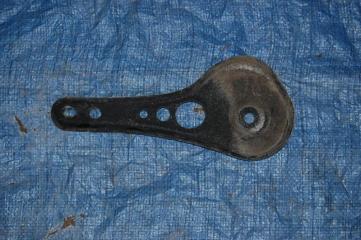 Крепление балки подвески левое CAMRY 20 96-02