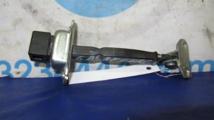 Запчасть ограничитель двери передний правый MITSUBISHI GALANT 03-12