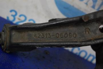 Цапфа задняя правая CAMRY 30 02-06