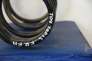 Пружина передней подвески TOYOTA YARIS 00-05