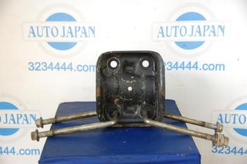 Крепление балки подвески заднее правое LEXUS GX470 02-09