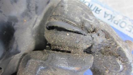 Кулак поворотный передний правый AVENSIS 03-08