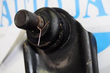 Рычаг передней подвески нижний передний правый MAZDA 3 BK 03-08