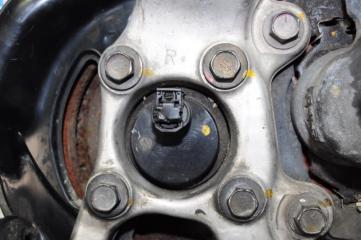 Ступица передняя правая GS350 GS300 05-11