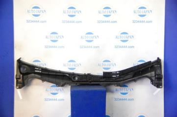 Пластик под лобовое стекло / Жабо M35/M45 04-10