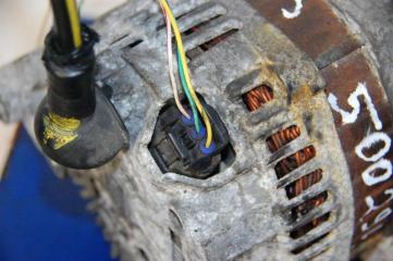 Генератор INFINITI M35/M45 04-10