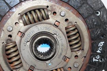 Диск сцепления AVENSIS 03-08