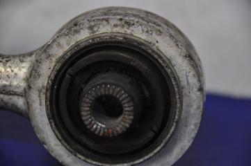 Рычаг передней подвески верхний передний правый LS460 06-12