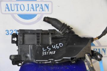 Блок предохранителей моторный отсек LS460 06-12
